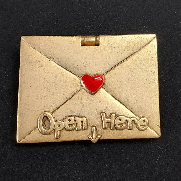 Vintage AJC Signed Mother's Day Mail Brooch Gold Tone - Picture 1 of 13